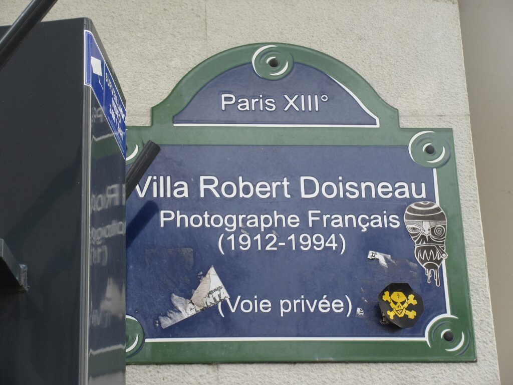 Plaque de la villa Robert-Doisneau à Paris